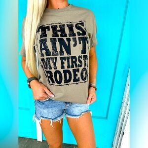 Women’s graphic tee - new from boutique